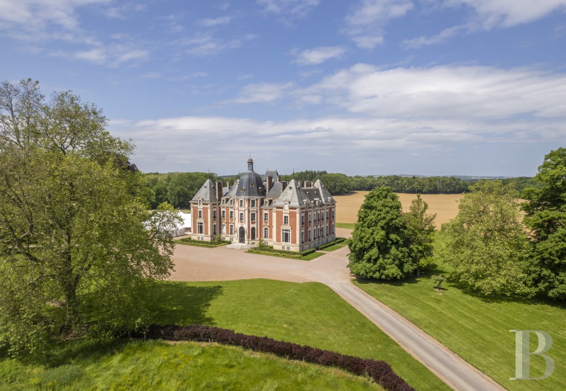 Dans la Nièvre, entre Sancerre et Clamecy, un vaste château familial sur son territoire de 250 hectares - photo  n°49
